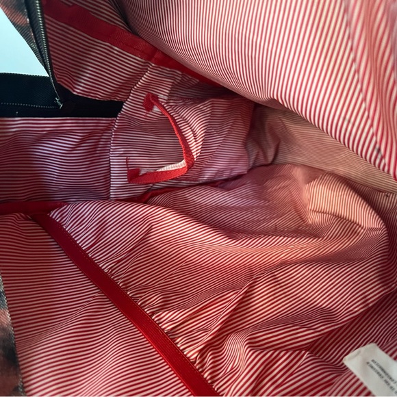 Herschel Backpack: Tropical Print - Picture 4 of 16